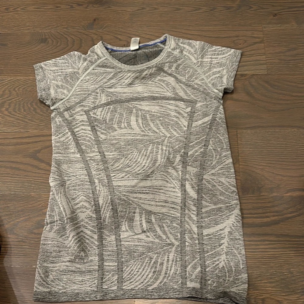Ivivva shirt